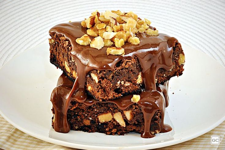 Brownie de chocolate com castanhas