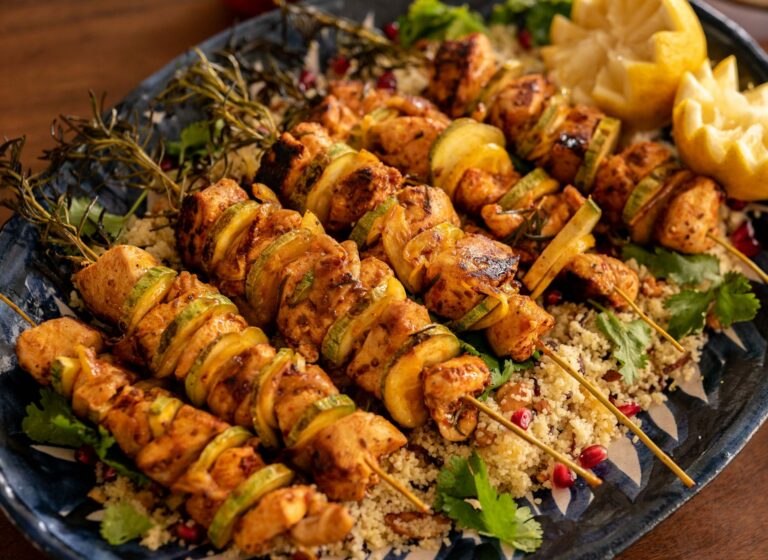 Kebab de Frango com Couscous Marroquino